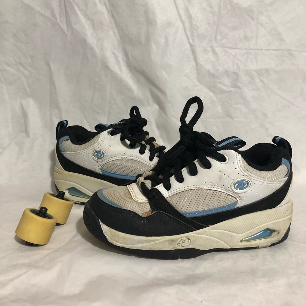 GIRLS HEELYS W/ WHEELS